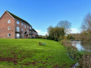 Riverside Apartment, Harnham Road, Salisbury, SP2 8JN